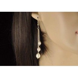 Boucles d'oreilles chaînettes trois perles.