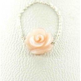 Bague rose de nacre rose.