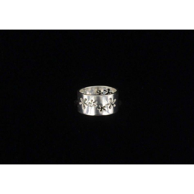 Bague argent dentelles. Bague argent dentelles.