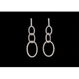 Boucles d'oreilles chaînons argent.