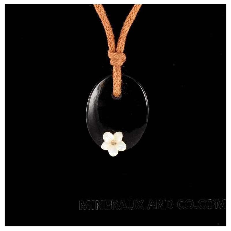 Pendentif onyx noir et fleur de nacre blanche