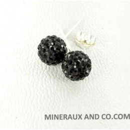 Clous d'oreilles zirconium noir.