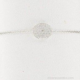 Bracelet ovale pavé de zirconium.