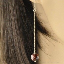 Boucles d'oreilles longues en grenat.