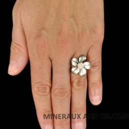 Bague anneau argent 925 fleur de nacre grise et rose.