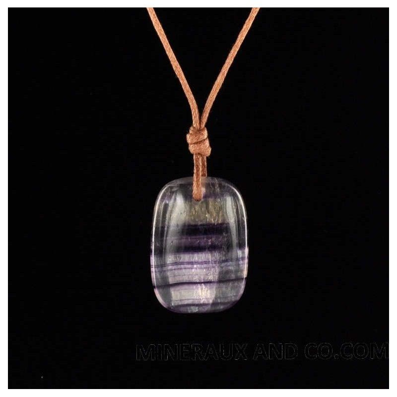 Pendentif en fluorine sur cordon Pendentif en fluorine sur cordon