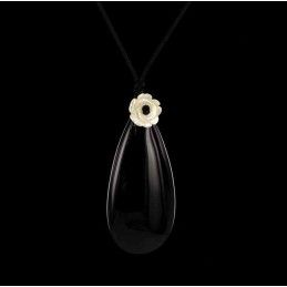 Pendentif onyx noir et fleur de nacre
