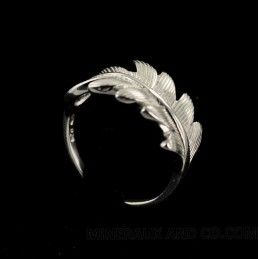 Bague plume sculptée en argent 925.