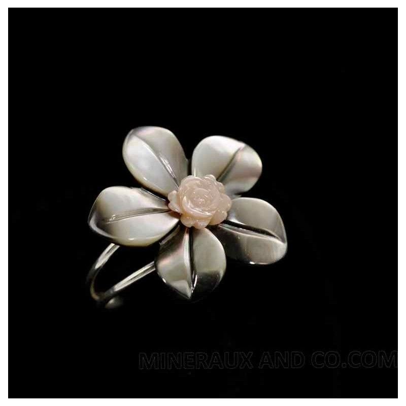 Bague anneau argent 925 fleur de nacre grise et rose.