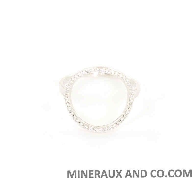 Bague cercle argent rhodié 925 et zirconiums sertis Bague cercle argent rhodié 925 et zirconiums sertis
