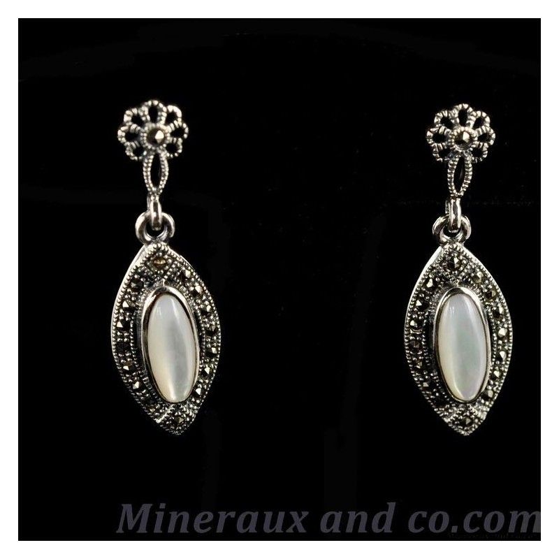 Boucles d'oreilles ovales marcassite nacre et argent 925.