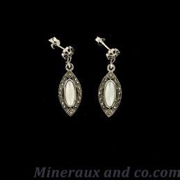 Boucles d'oreilles ovales marcassite nacre et argent 925.