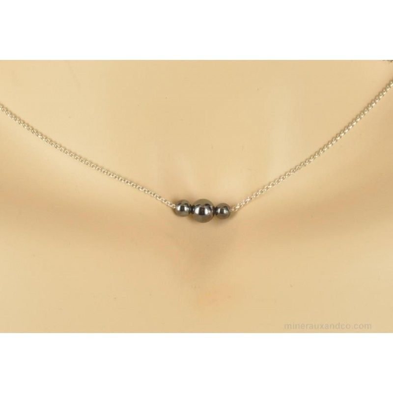 Pendentif trois perles hématite et argent 925. Pendentif trois perles hématite et argent 925.