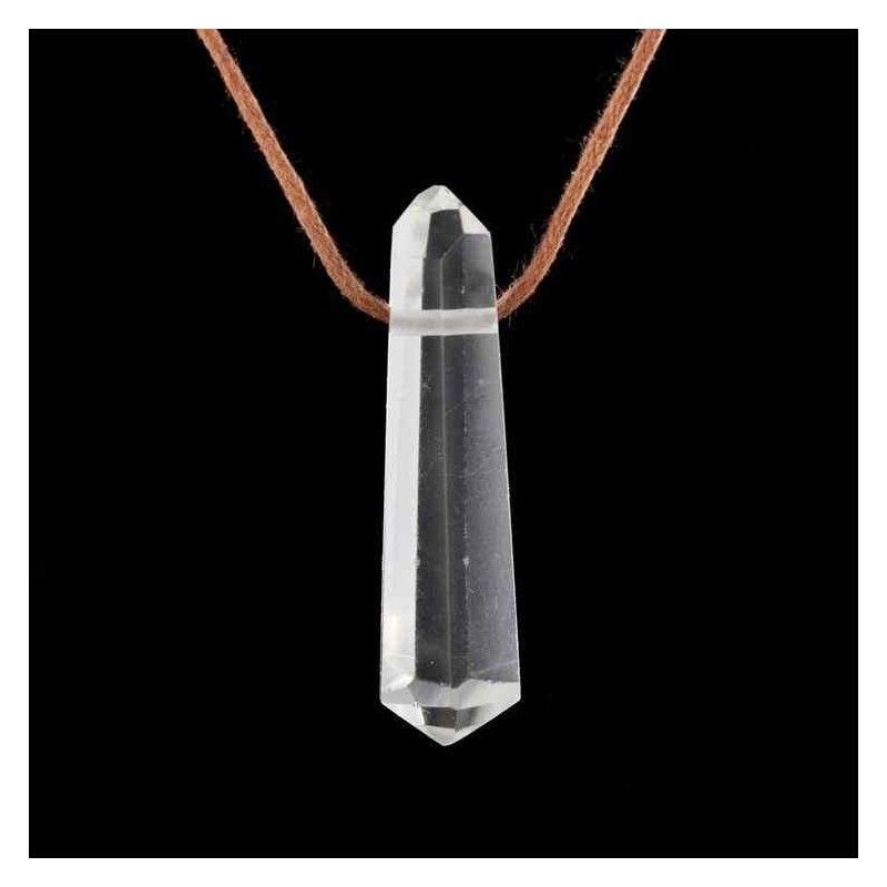 Pendentif cristal de roche sur cordon coton. Pendentif cristal de roche sur cordon coton.