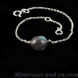 Bracelet argent 925 et perle ovale de labradorite.