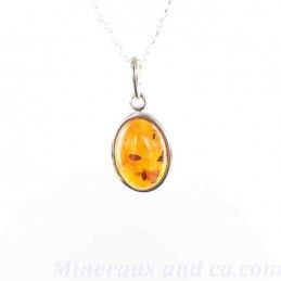 Pendentif ambre baltique cabochon et chaine argent 925.