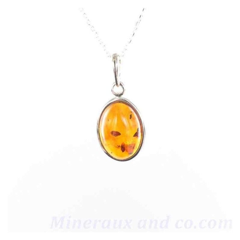 Pendentif ambre baltique cabochon et chaine argent 925.