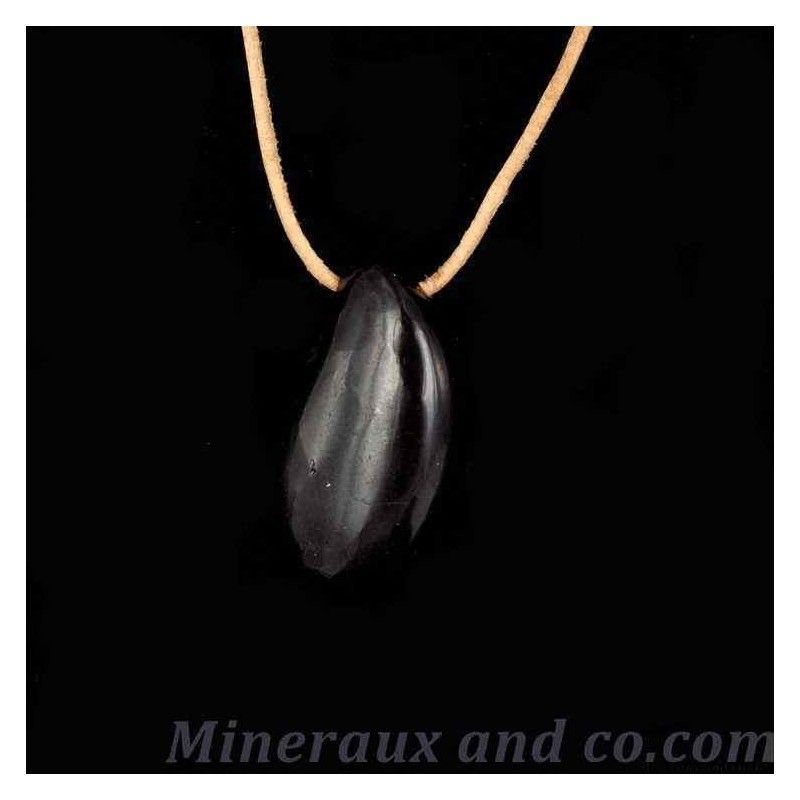 Pendentif shungite en pierre percée sur cordon