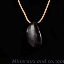 Pendentif shungite en pierre percée sur cordon