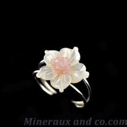 Bague anneau argent fleur nacre blanche et rose.