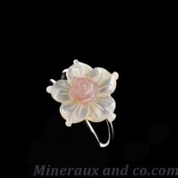 Bague anneau argent fleur nacre blanche et rose.