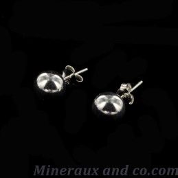 Boucles d'oreilles perles d'argent.