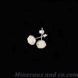 Boucles d'oreilles bouton en argent.