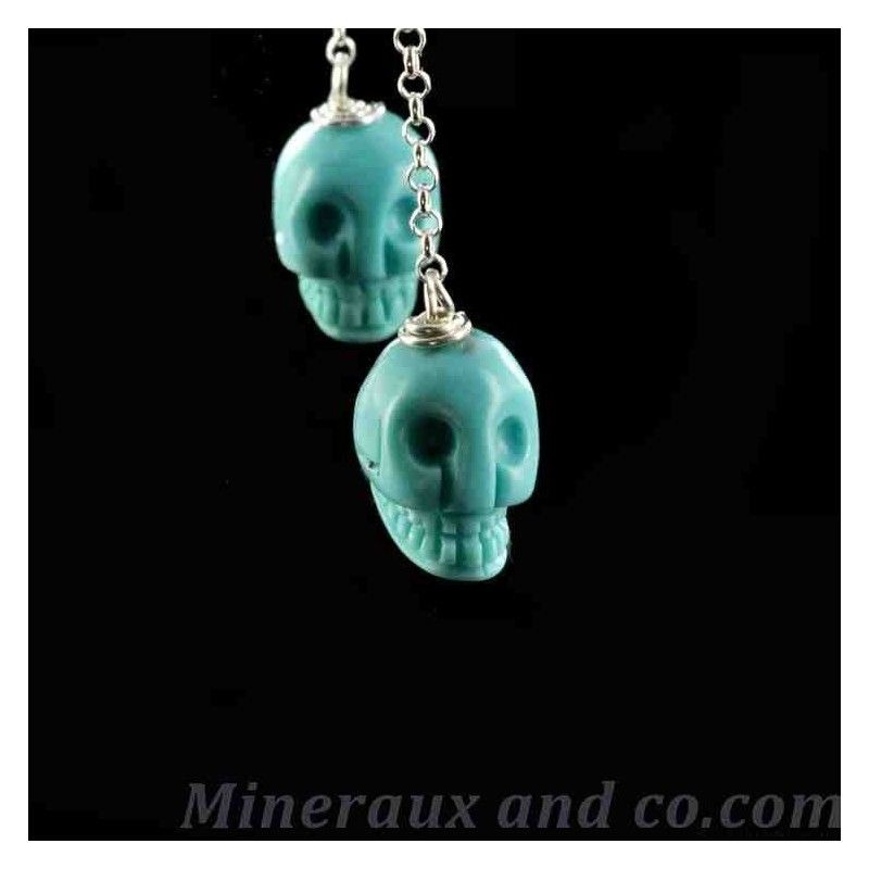 Boucles d'oreilles tête de mort turquoise.