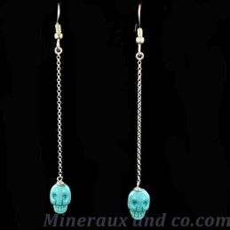 Boucles d'oreilles tête de mort turquoise.