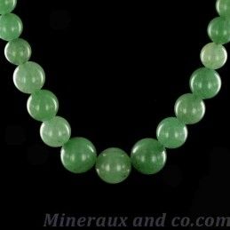 Collier en perles d'aventurine.