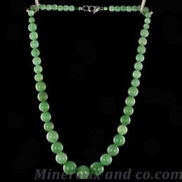 Collier en perles d'aventurine.