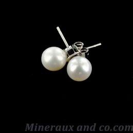 Puces d'oreilles perles blanches