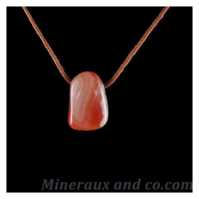 Pendentif en agate du Botswana brute montée sur un cordon