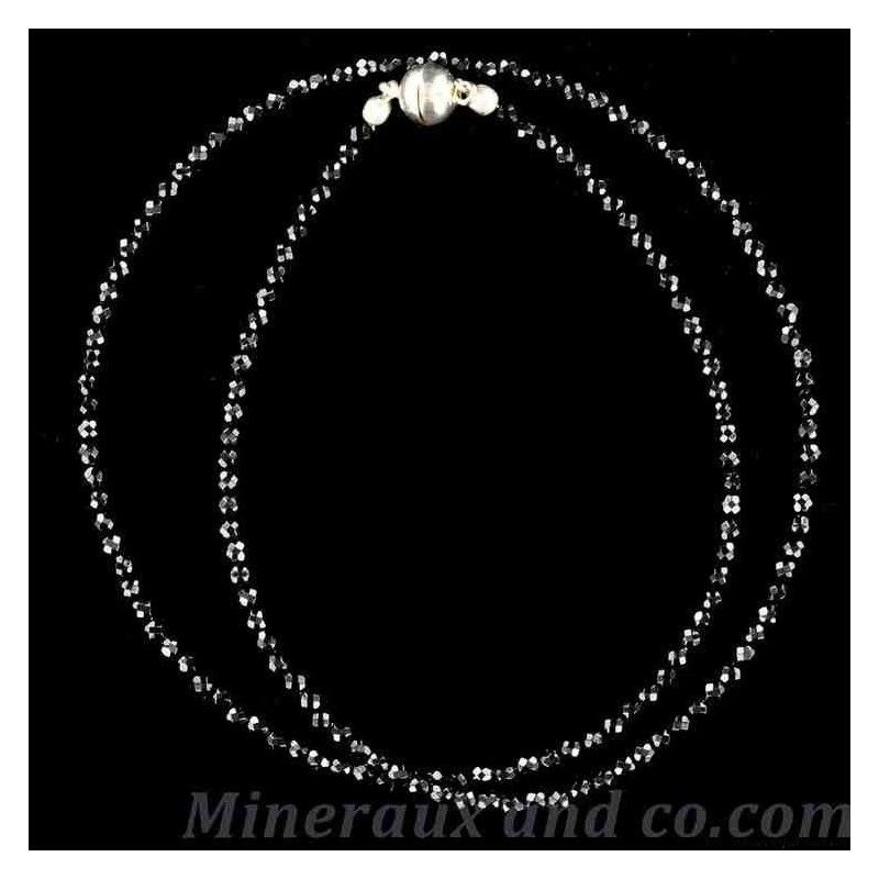 Collier ras du cou en petites perles d'onyx noir facettées