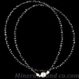 Collier ras du cou en petites perles d'onyx noir facettées