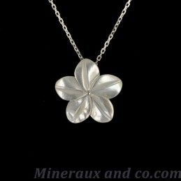 Pendentif chaîne argent 925 et fleur de nacre.