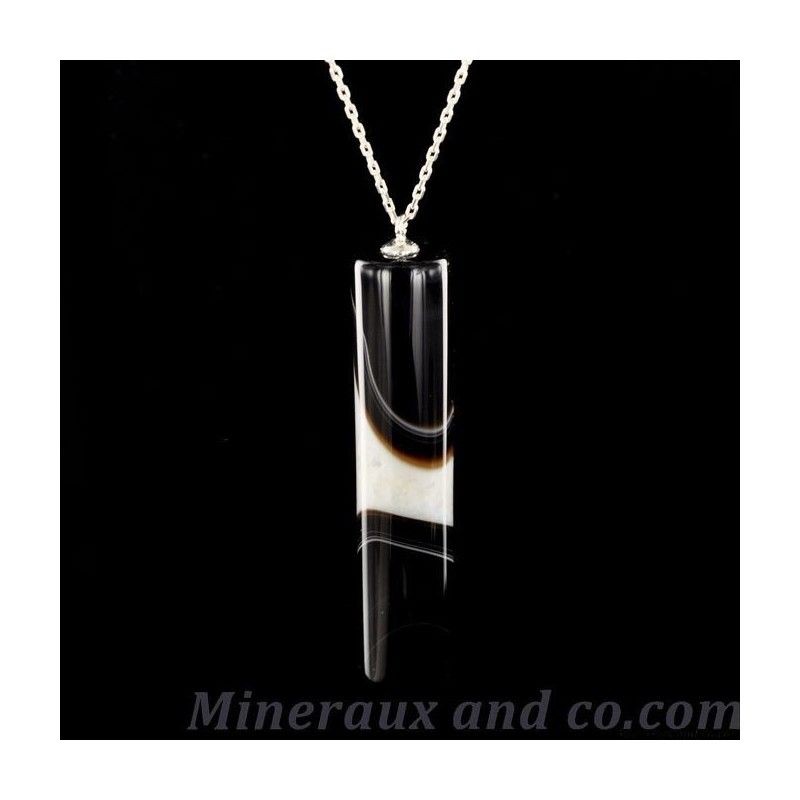 Pendentif onyx noir et blanc.