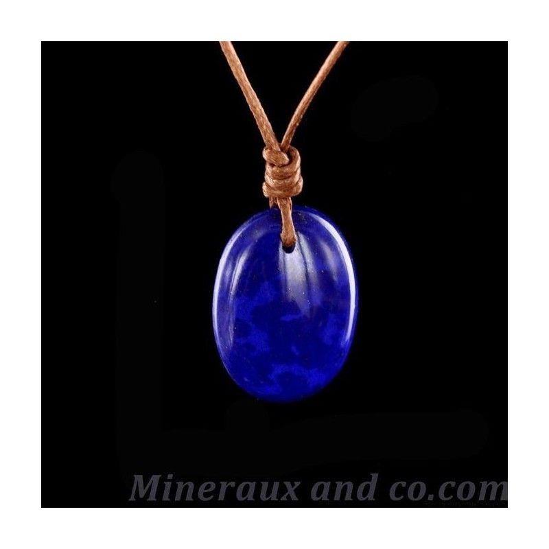 Pendentif cabochon Lapis-Lazuli monté sur cordon coton.