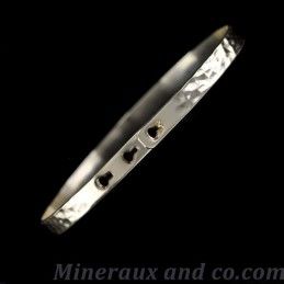 Bracelet plat argent martelé.