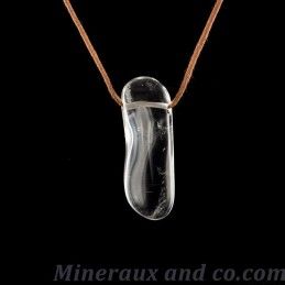 Pendentif en quartz et cordon coton.