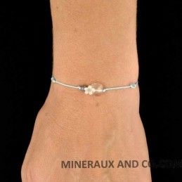 Bracelet quartz rose et fleur de nacre cordon.