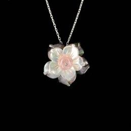 Pendentif fleurs de nacre