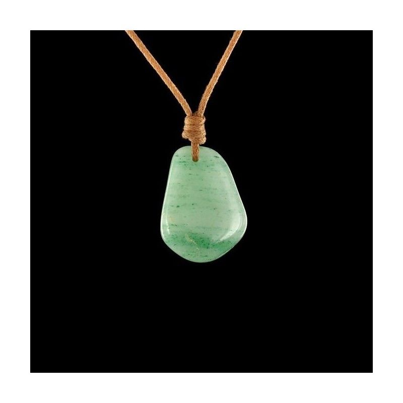 Pendentif aventurine en pierre roulée sur cordon coton.