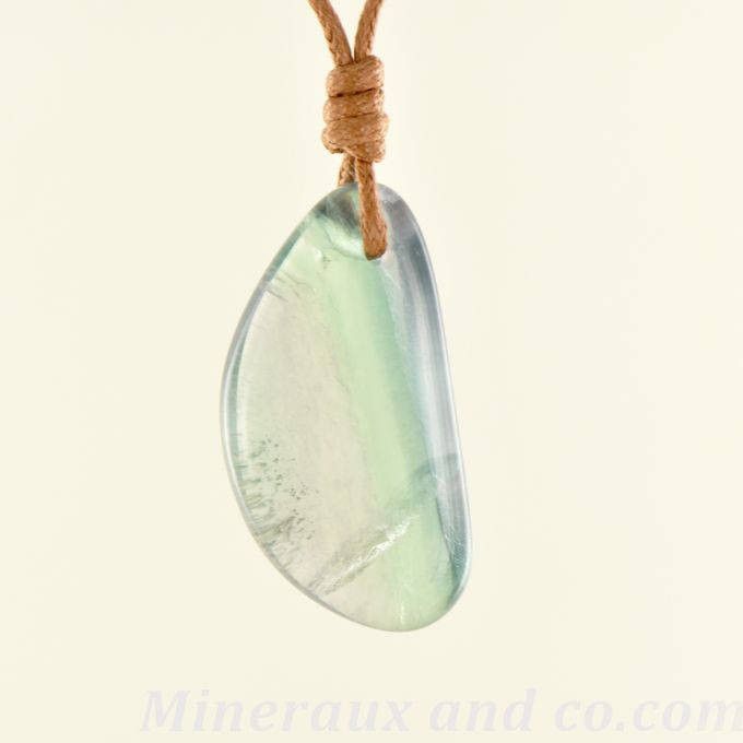 Collier En Fluorine Bleue Ultramarine 95 Carats Du Pakistan - Pierre Naturelle Nuancée