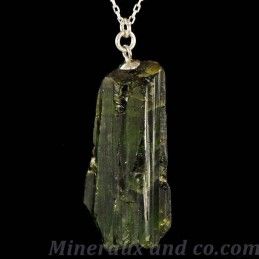 Pendentif tourmaline verte brute