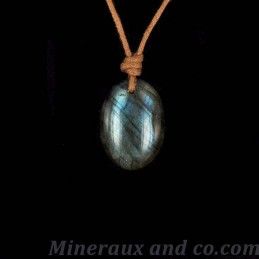 Pendentif labradorite taillé en cabochon