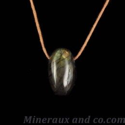 Pendentif labradorite taillé en cabochon