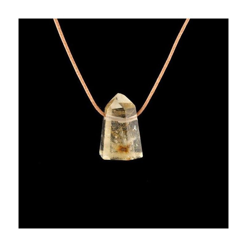 Pendentif quartz pointe avec inclusions de paillettes de rutiles.