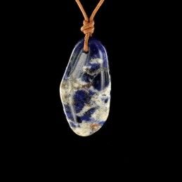 Pendentif en sodalite naturelle.