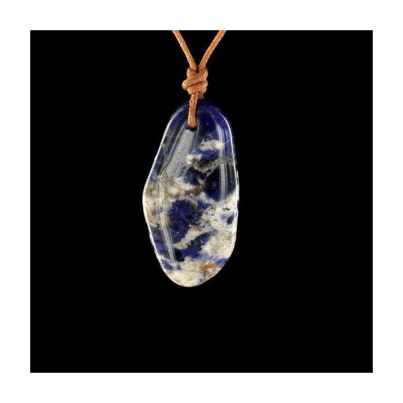 Pendentif en sodalite naturelle.